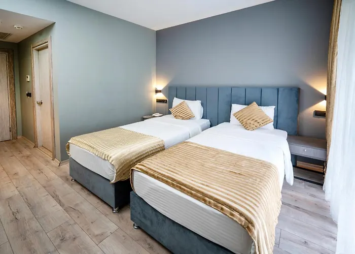 Orya Hotel